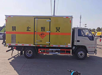 紫云爆破器材运输车技术升级与安全合规新趋势